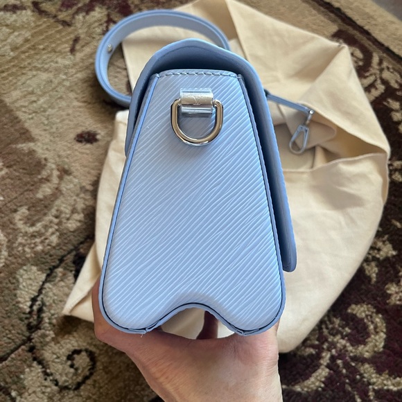 BNIB LOUIS VUITTON TWIST PM BAG BLUE WITH SILVER HARDWARE - Picture 3 of 12